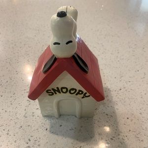 Vintage Snoopy Dog House Bank Collectable